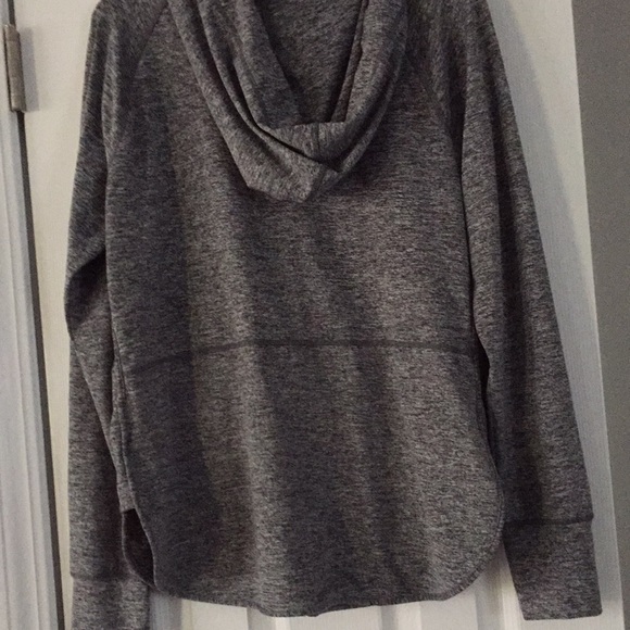 Tops - Picture 5 of 6